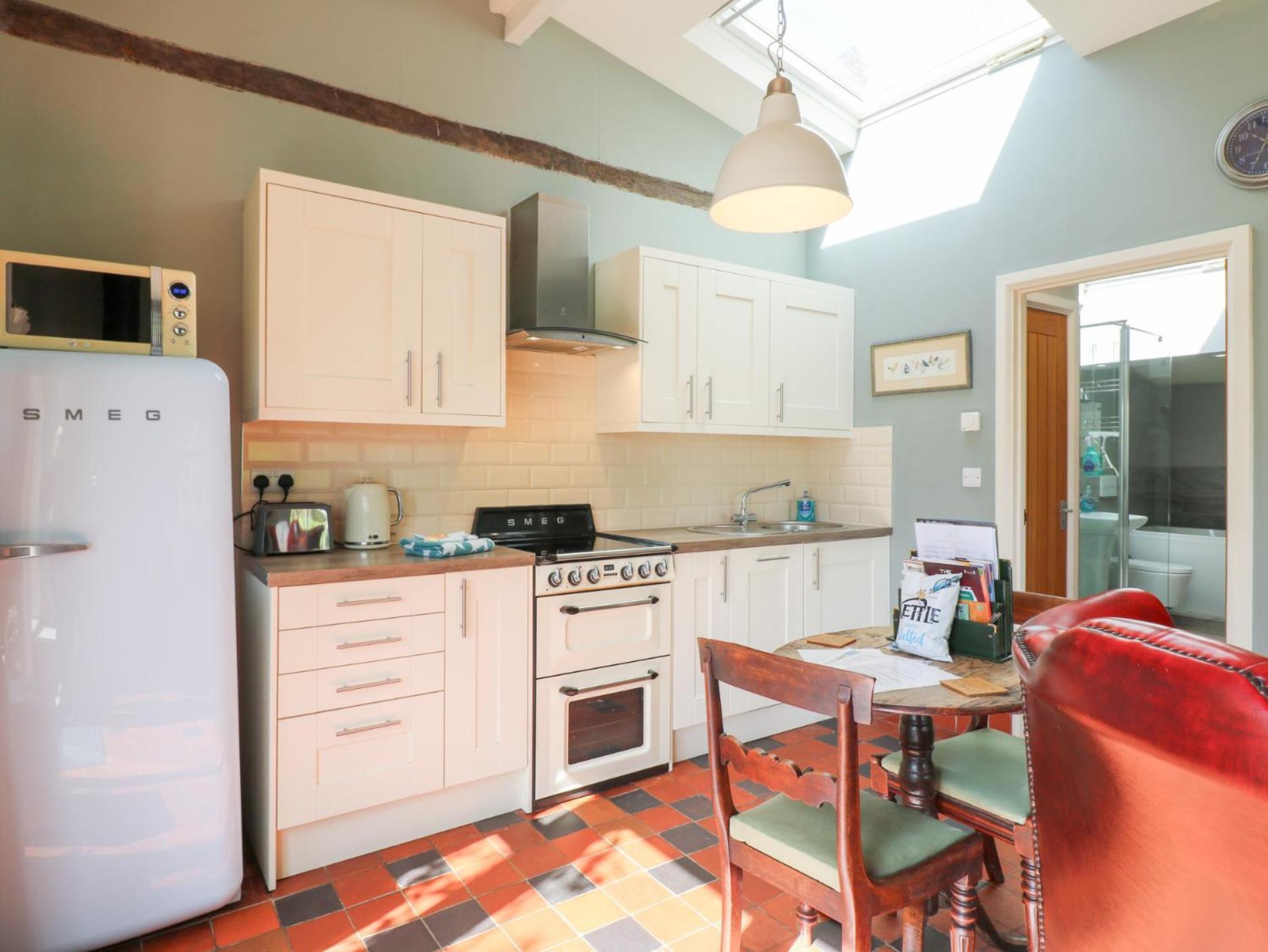 Hen House View Villa Ръджли Екстериор снимка
